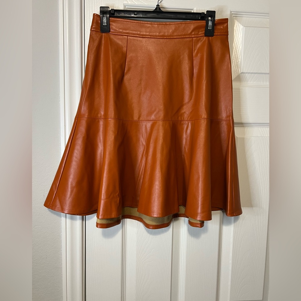VENUS faux leather trumpet skirt  in a cognac color